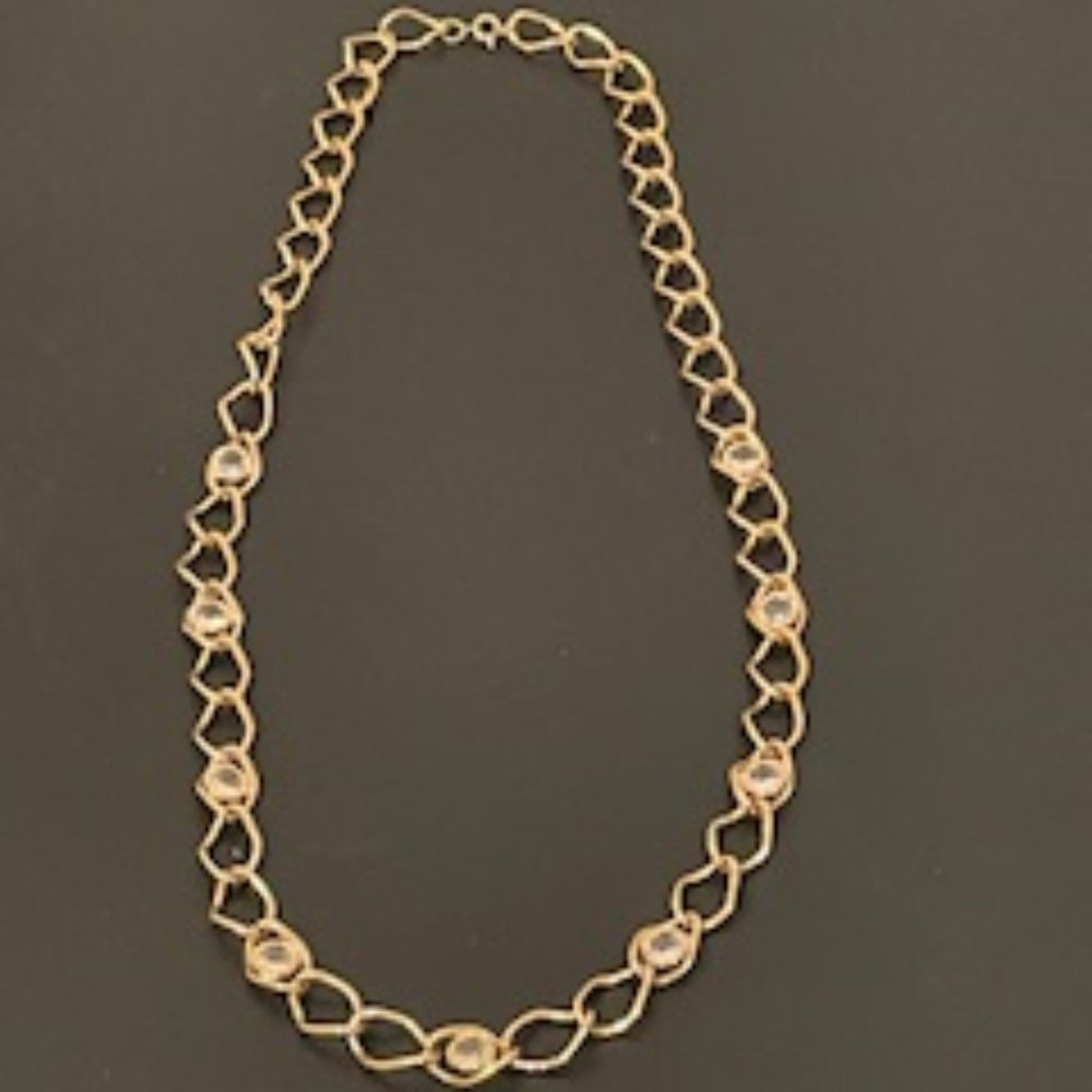 Beautiful 27" gold tone necklace-Large links & accented with 9 clear stones